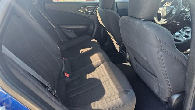 Chrysler 200  2015