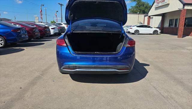 Chrysler 200  2015