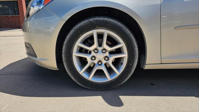 Chevrolet Malibu  2013