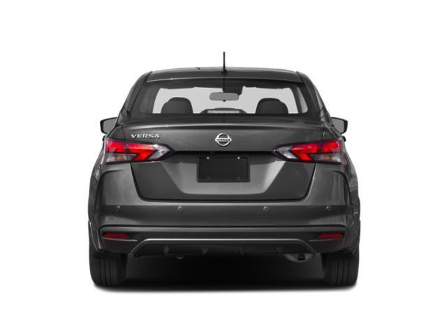 Nissan Versa  2021