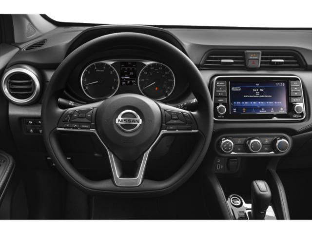 Nissan Versa  2021