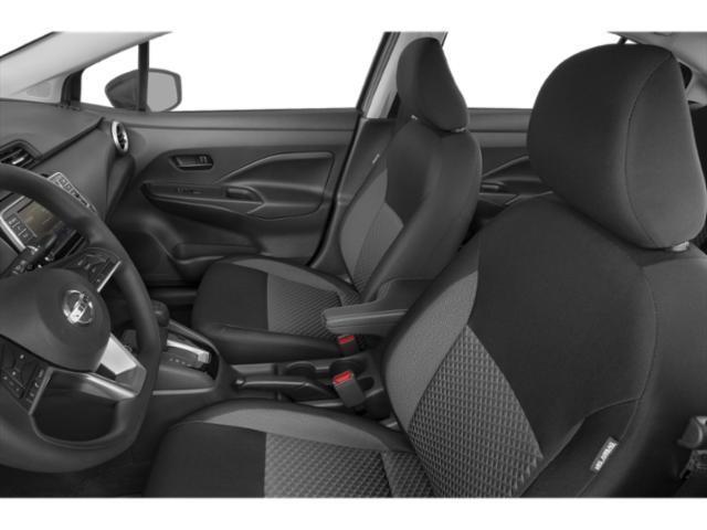 Nissan Versa  2021