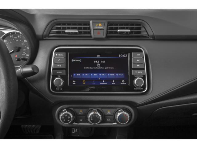 Nissan Versa  2021