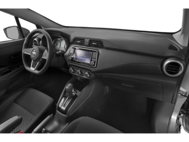 Nissan Versa  2021
