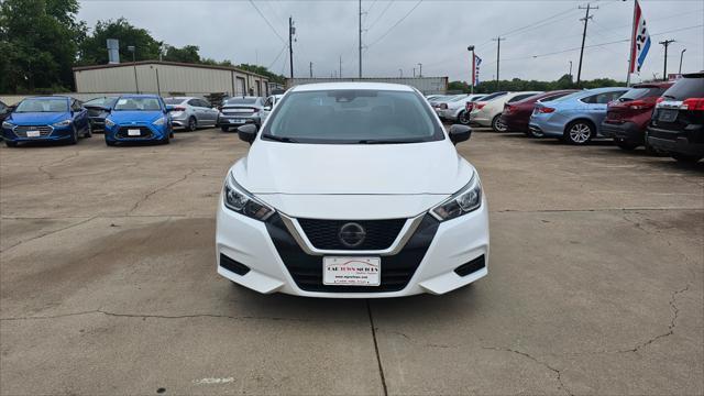 Nissan Versa  2021