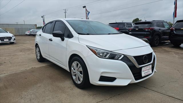 Nissan Versa  2021