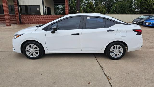 Nissan Versa  2021