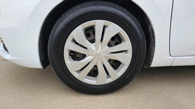 Nissan Versa  2021