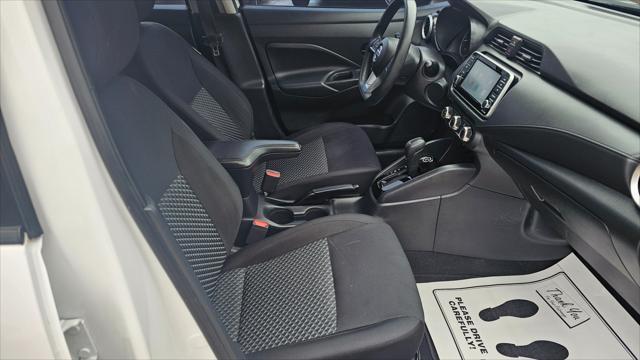 Nissan Versa  2021