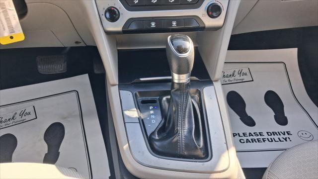 Hyundai Elantra  2017
