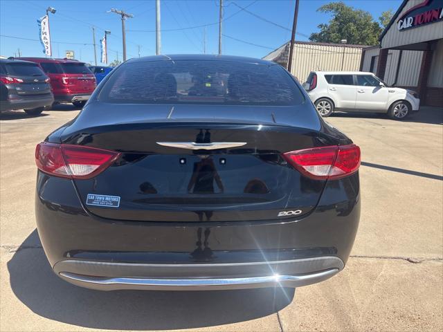 Chrysler 200  2015