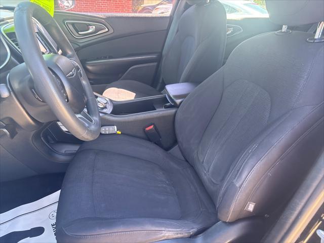 Chrysler 200  2015