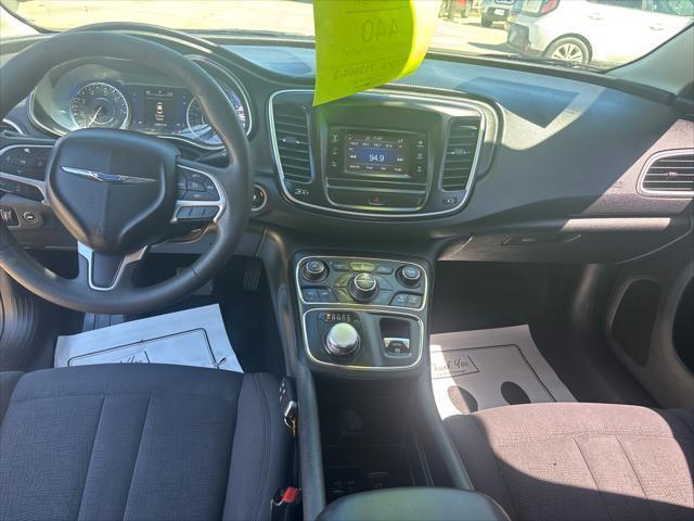 Chrysler 200  2015