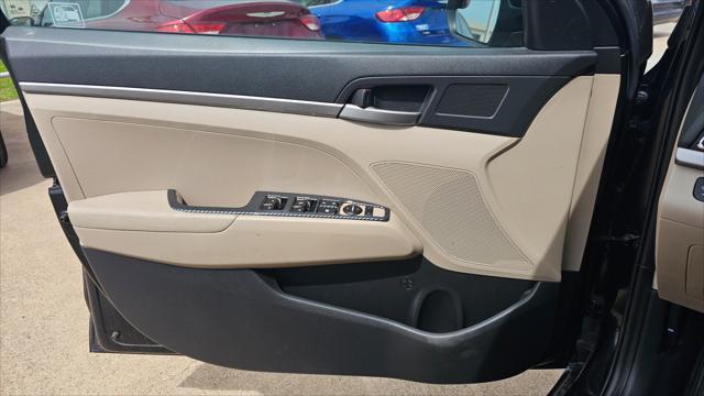 Hyundai Elantra  2018