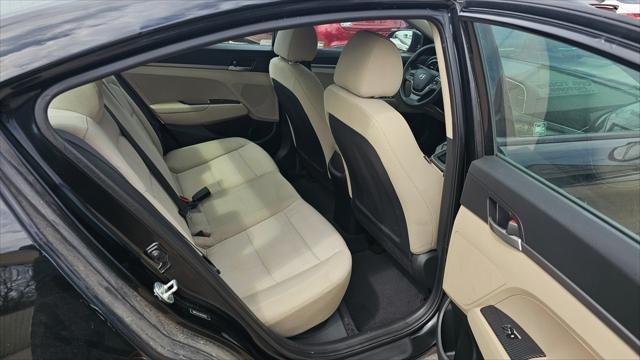Hyundai Elantra  2018