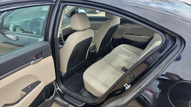Hyundai Elantra  2018