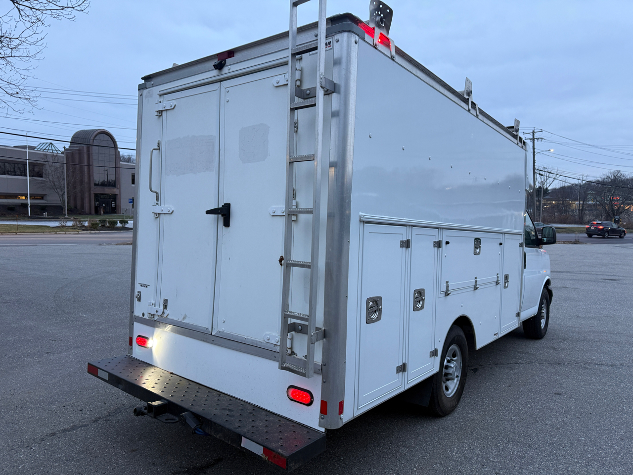 Chevrolet Express G3500 139" 2020