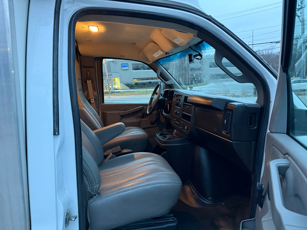 Chevrolet Express G3500 139" 2020
