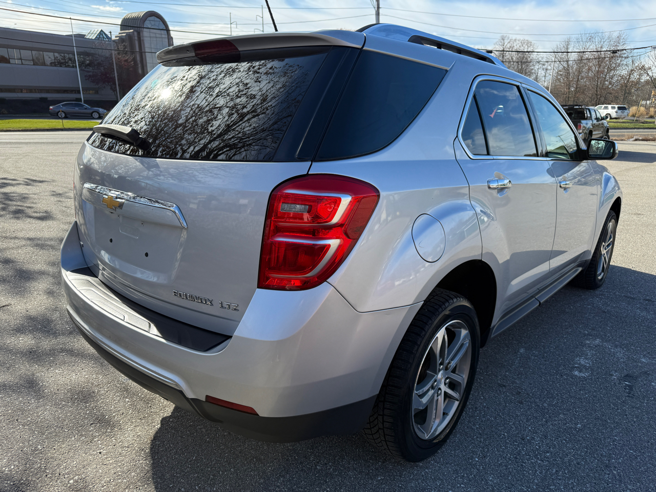 2016 Chevrolet Equinox LTZ photo 2