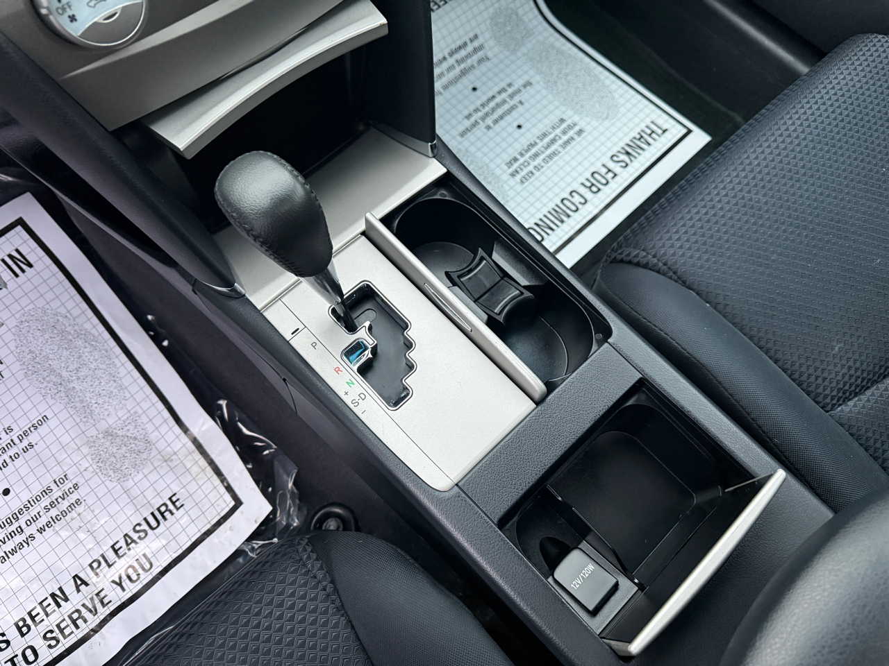 Toyota Camry SE 6-Spd AT 2011