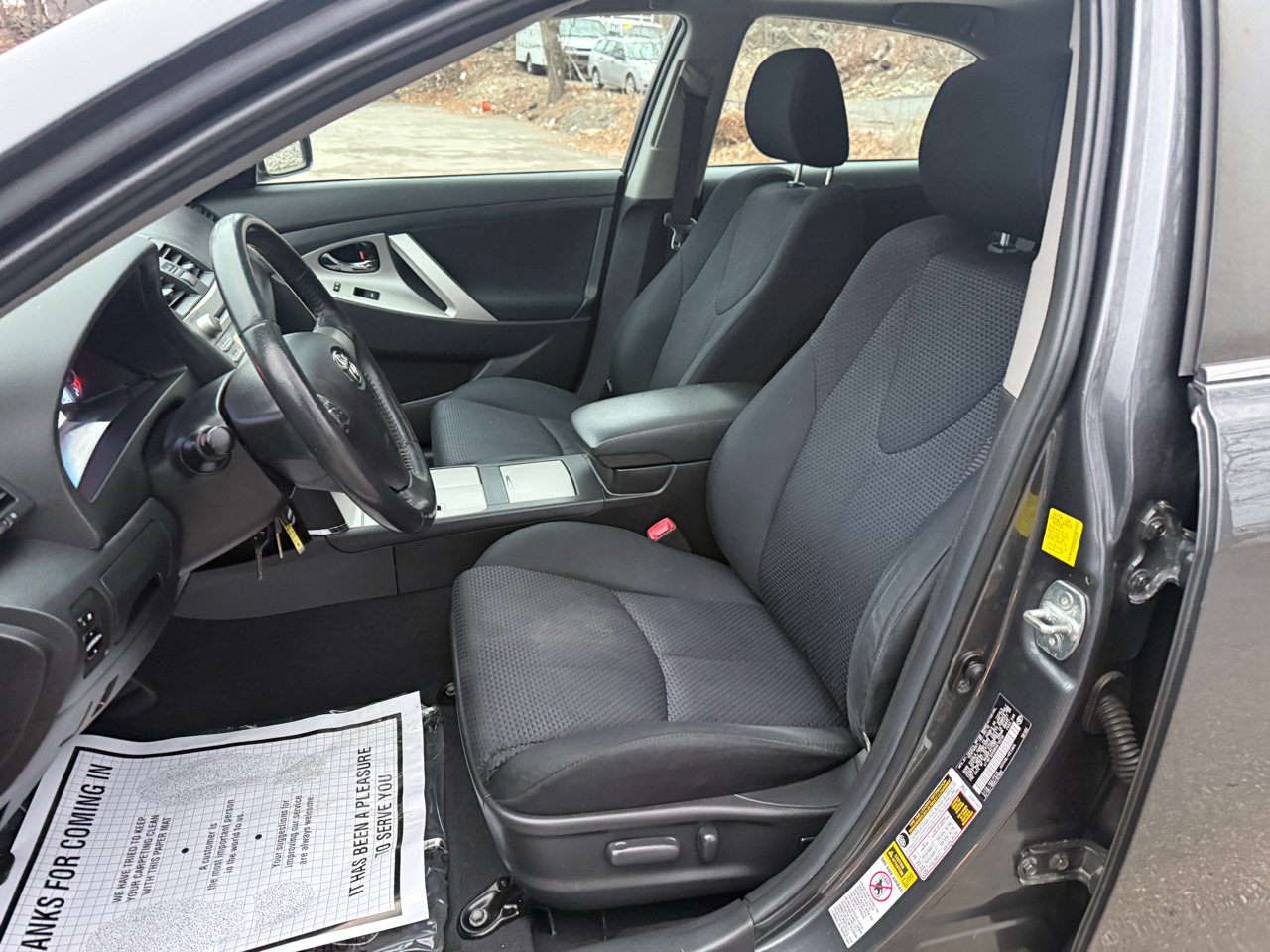 Toyota Camry SE 6-Spd AT 2011