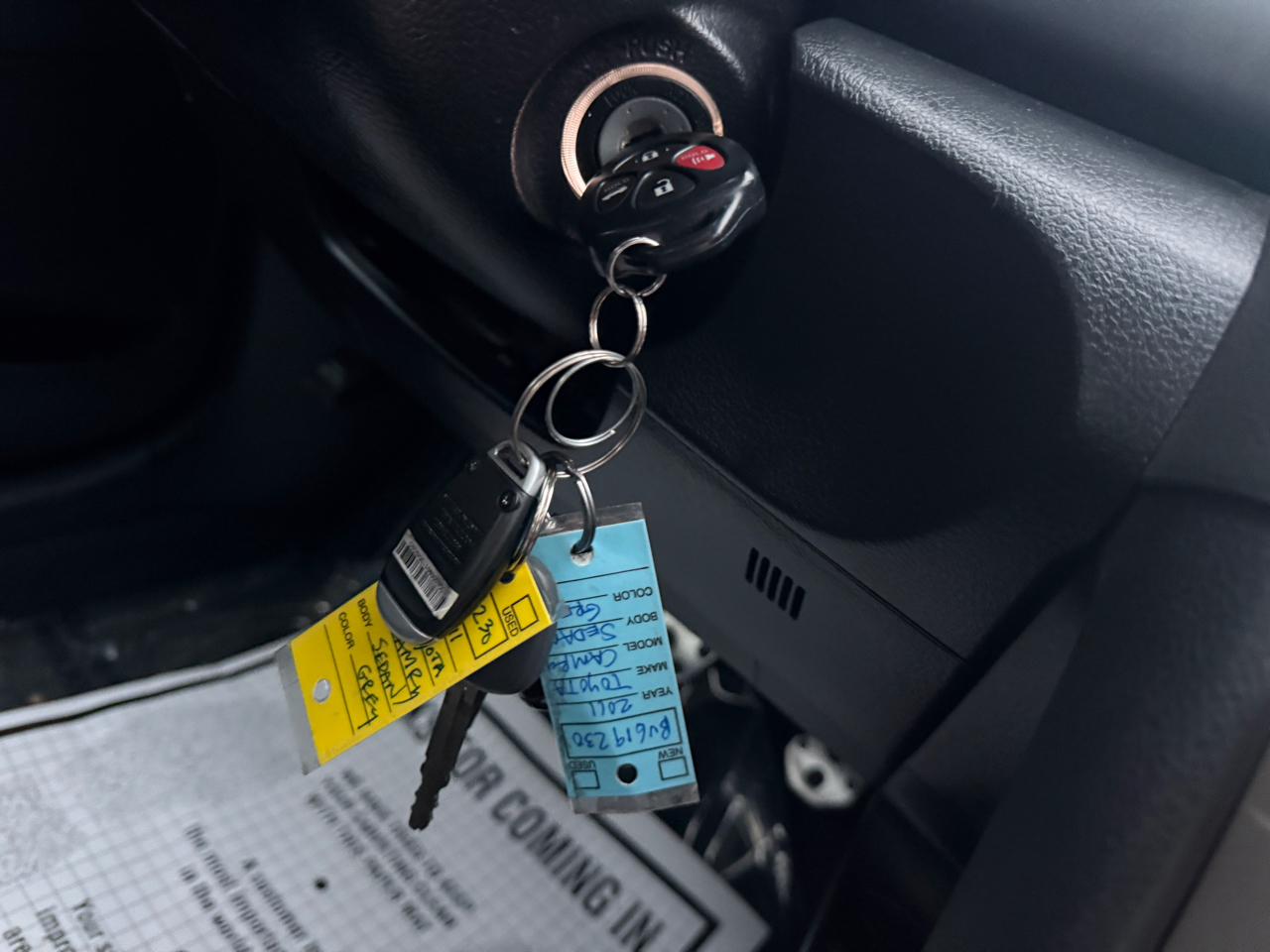 Toyota Camry SE 6-Spd AT 2011