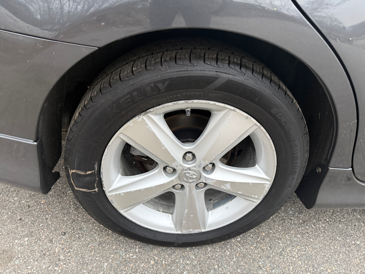 Toyota Camry SE 6-Spd AT 2011