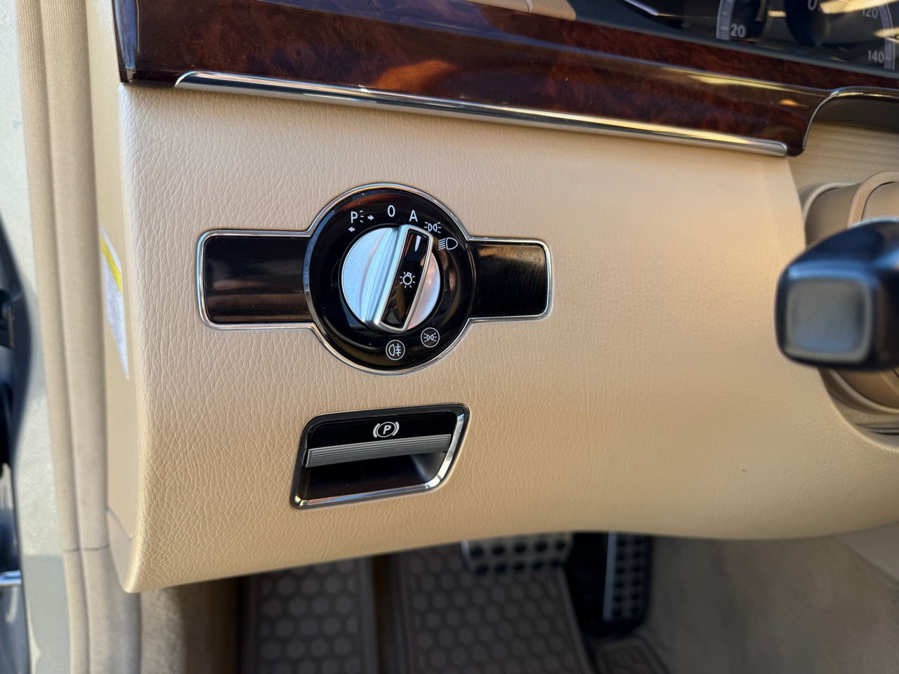 Mercedes-Benz S-Class S550 4-MATIC 2010