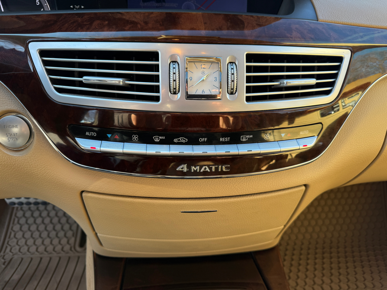 Mercedes-Benz S-Class S550 4-MATIC 2010