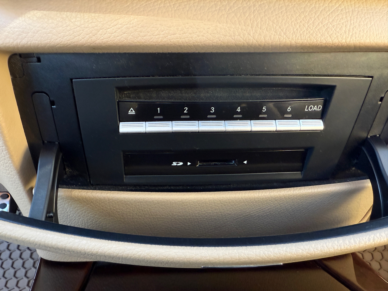 Mercedes-Benz S-Class S550 4-MATIC 2010