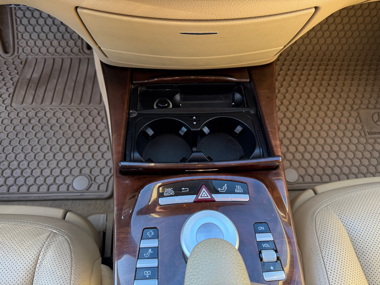 Mercedes-Benz S-Class S550 4-MATIC 2010