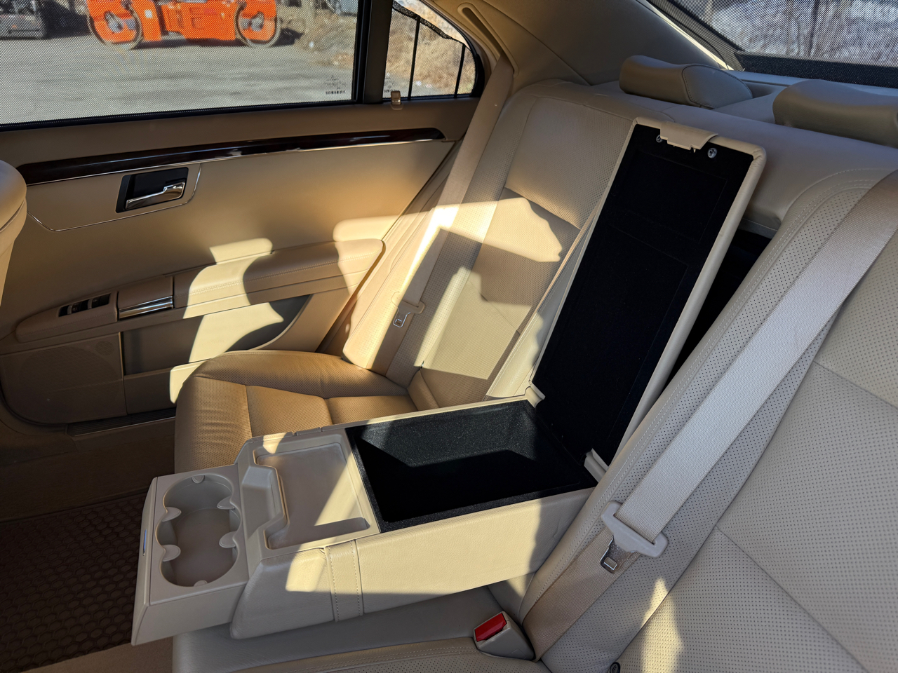 Mercedes-Benz S-Class S550 4-MATIC 2010