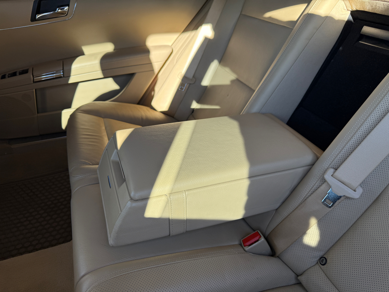 Mercedes-Benz S-Class S550 4-MATIC 2010