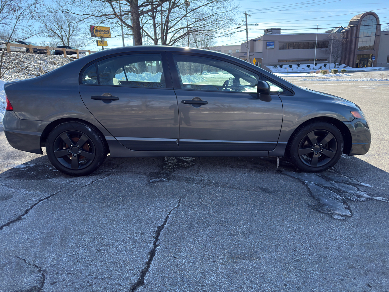 Honda Civic DX-VP Sedan 5-Speed AT 2010