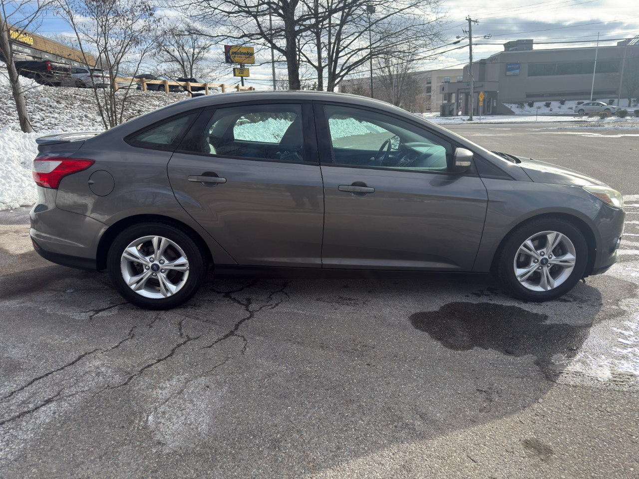 Ford Focus SE Sedan 2012