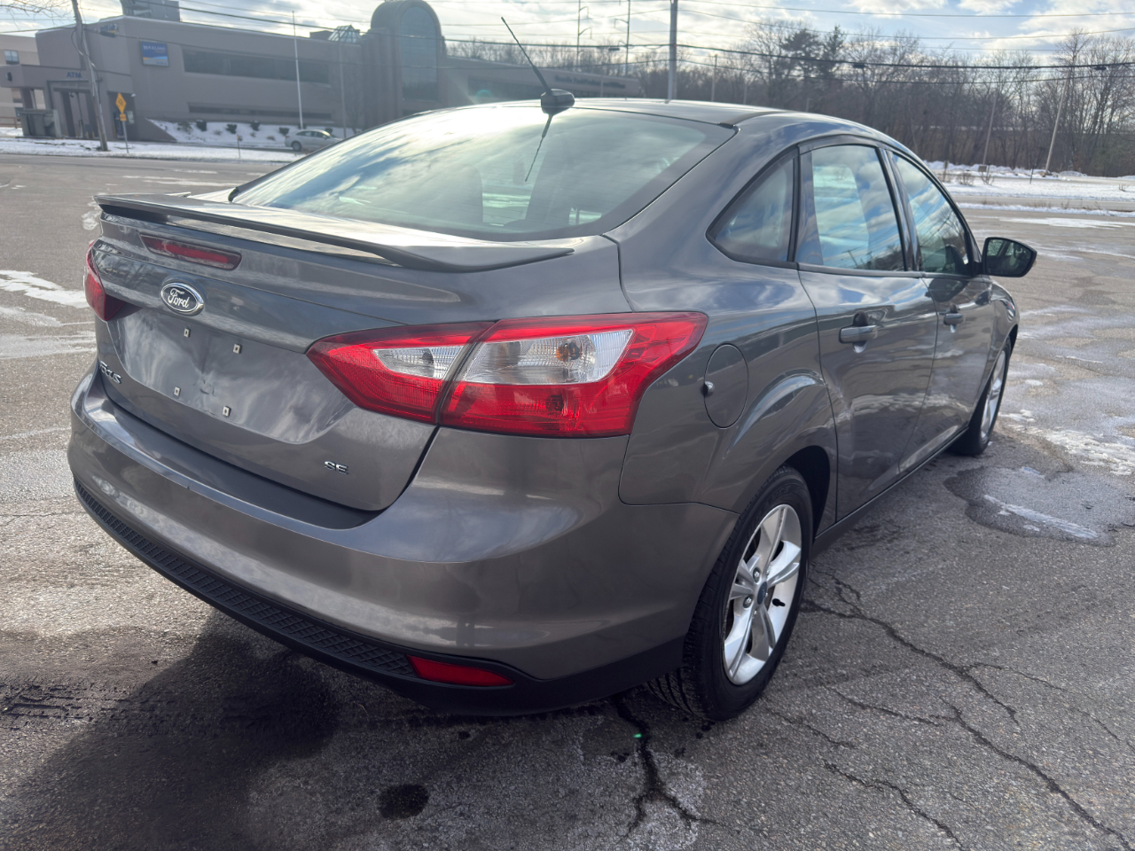Ford Focus SE Sedan 2012