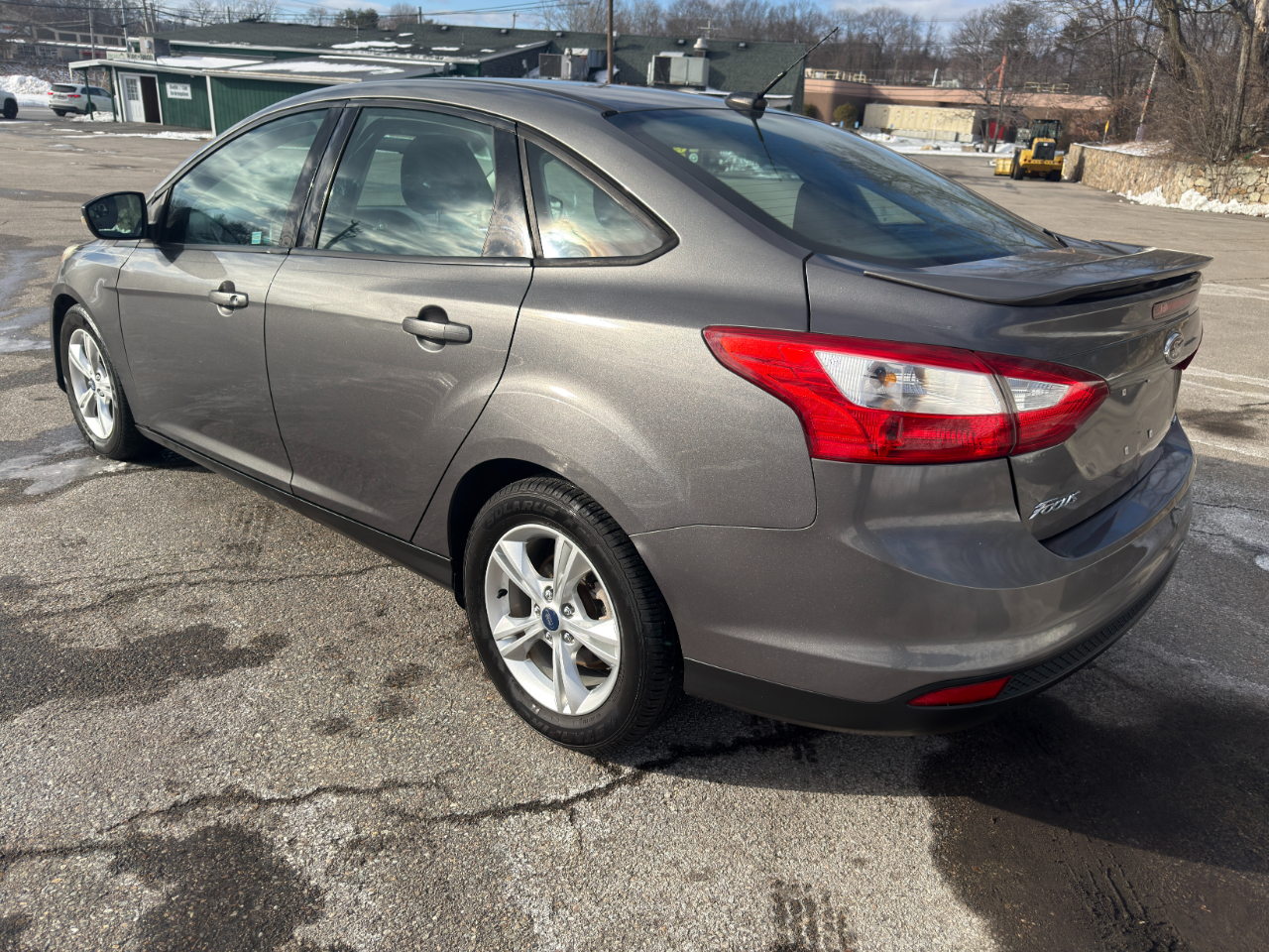 Ford Focus SE Sedan 2012