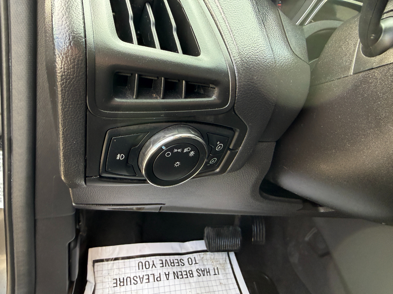 Ford Focus SE Sedan 2012