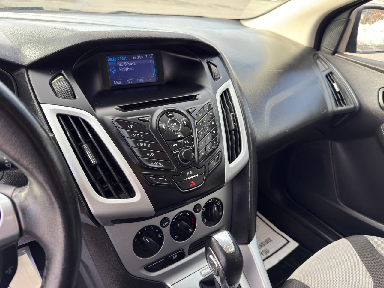 Ford Focus SE Sedan 2012