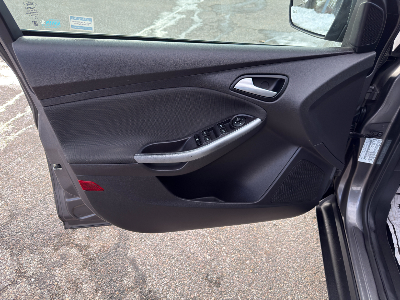 Ford Focus SE Sedan 2012