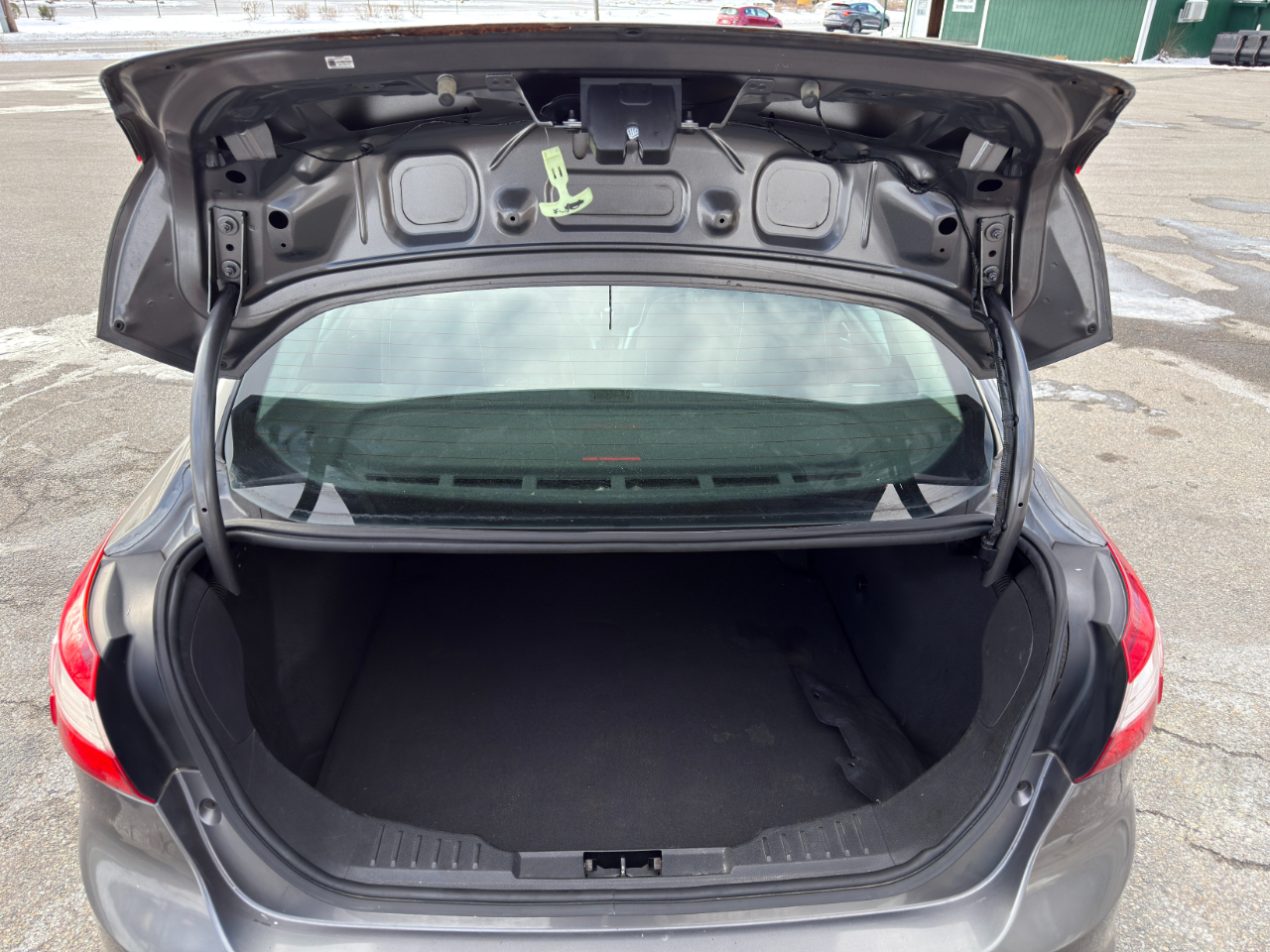 Ford Focus SE Sedan 2012