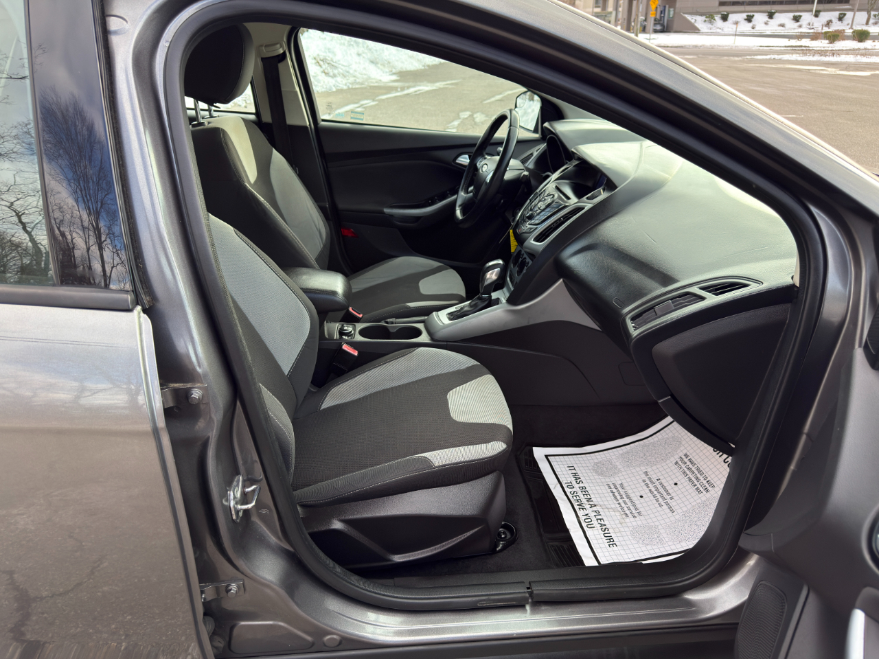 Ford Focus SE Sedan 2012