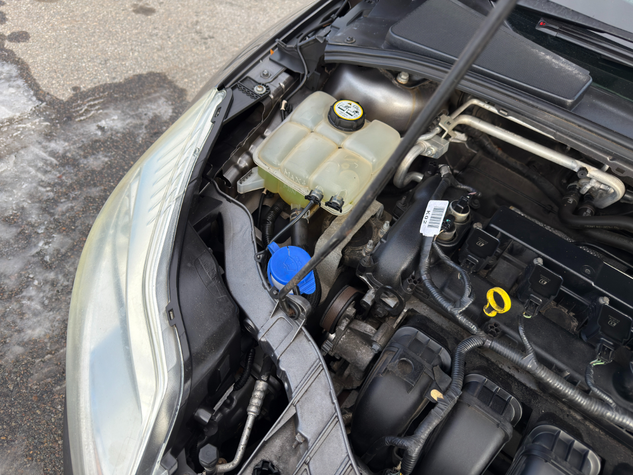 Ford Focus SE Sedan 2012