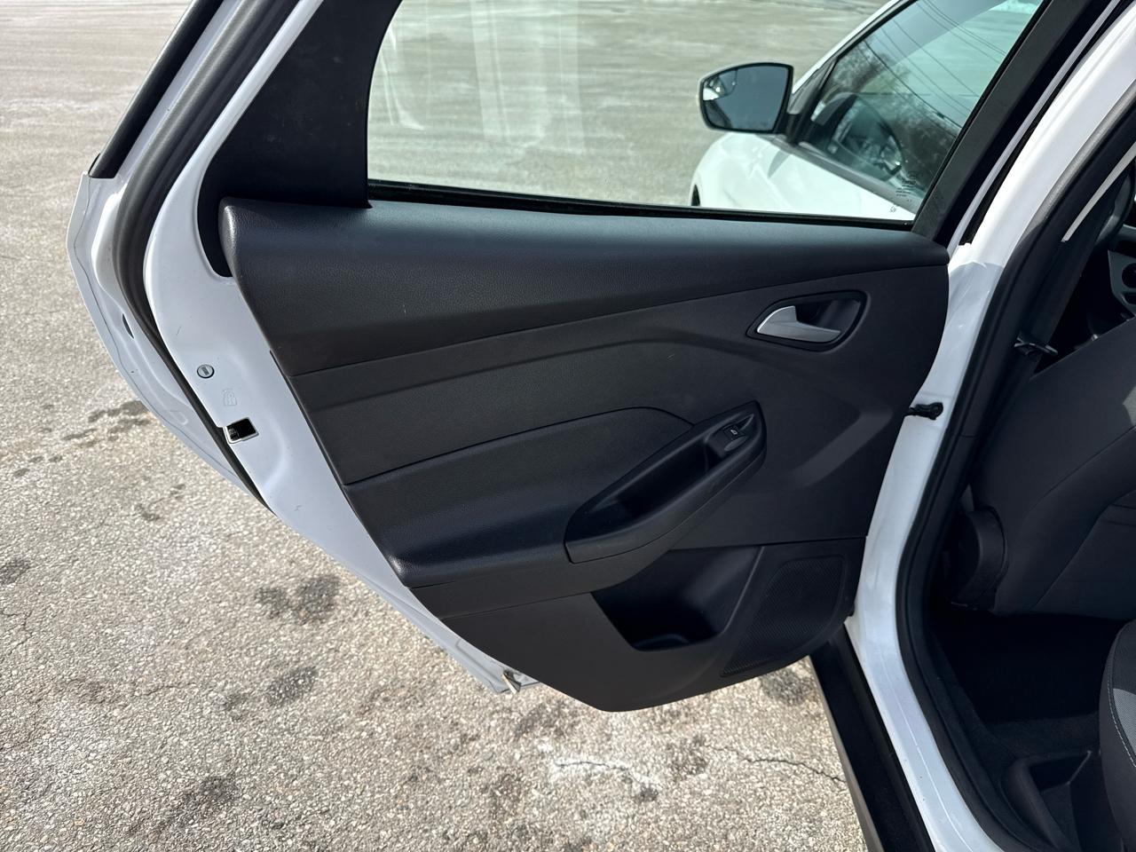 Ford Focus SE Hatch 2013