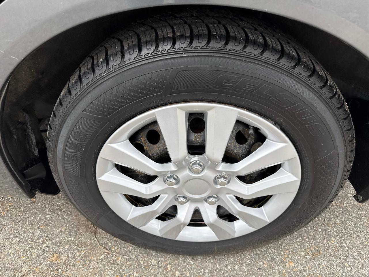 Honda Civic LX Sedan 5-Speed MT 2012