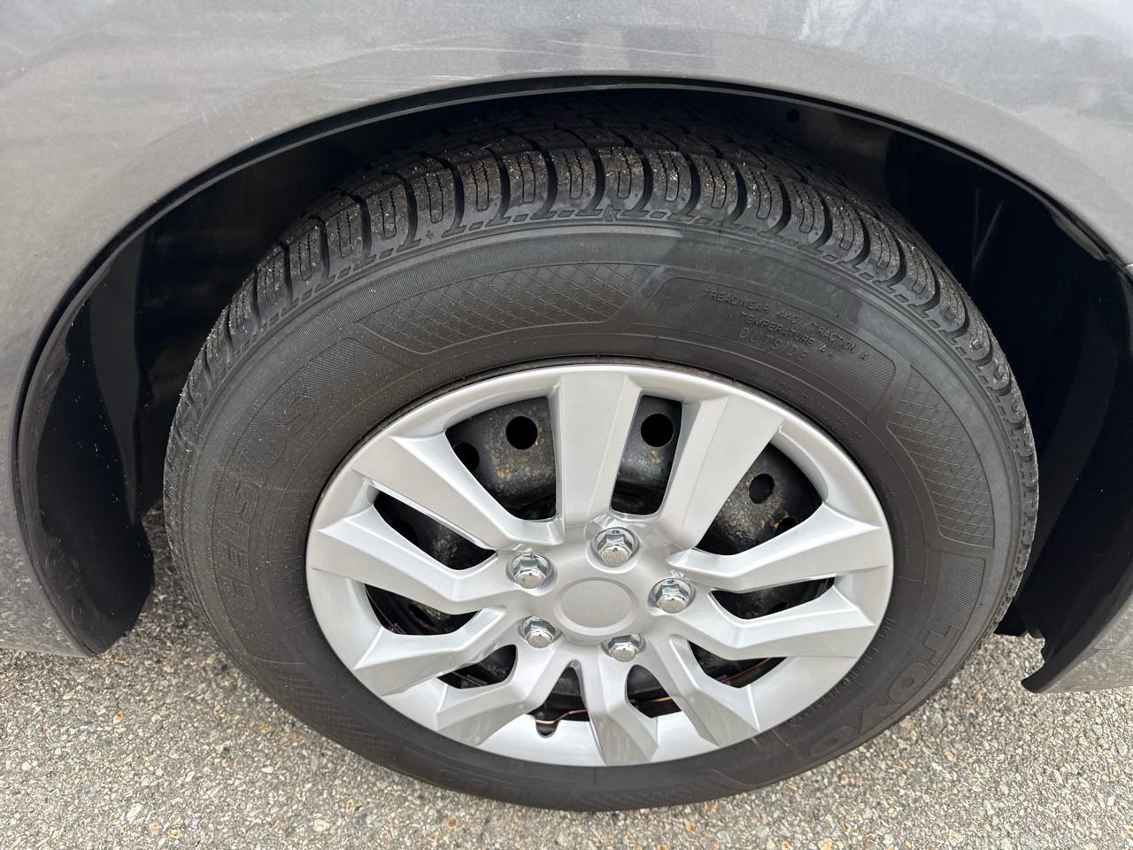 Honda Civic LX Sedan 5-Speed MT 2012