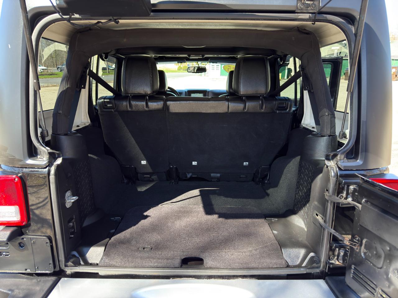 Jeep Wrangler Unlimited Sahara 4WD 2015