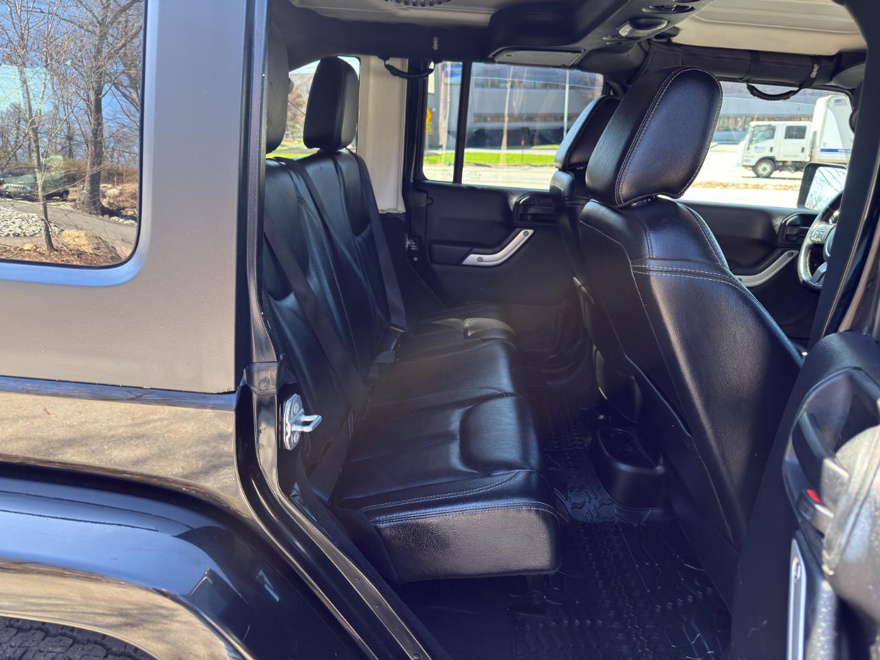 Jeep Wrangler Unlimited Sahara 4WD 2015