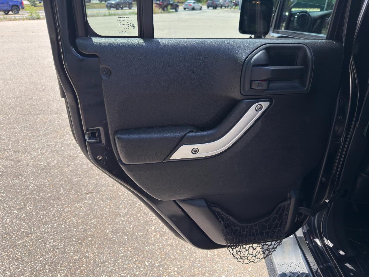Jeep Wrangler Unlimited Sahara 4WD 2015