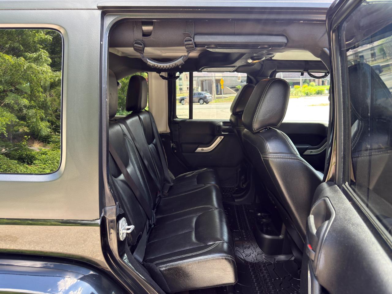 Jeep Wrangler Unlimited Sahara 4WD 2015